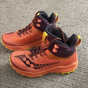 Saucony W’s GORETEX HIKER NEW